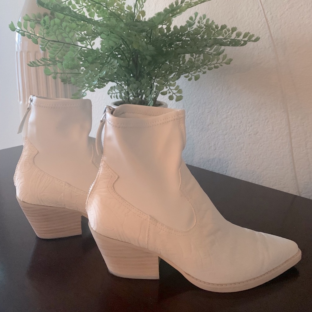 Calf Boots Dolce Vita Shanta Boots Dolce Vita “Shanta” Ankle Boots